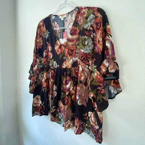 BNWT Andrée by Unit Floral Boutique Top, Small - Picture 7 of 7